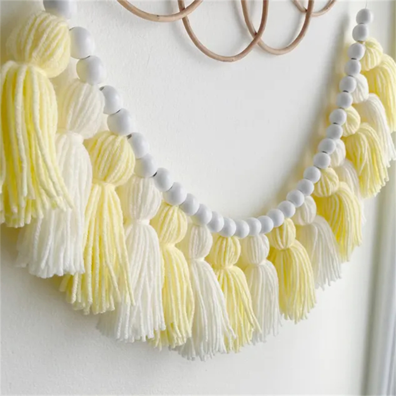 Baby Nursery Yellow - Ghirlande di nappe gialle in stile